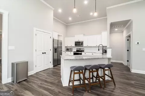 Kitchen - 2094 Pleasant Valley Rd, Monroe, GA 30655 photo 4 of 4