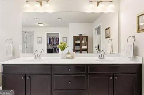 Bath - 246 Eagle Rock Dr, Acworth, GA 30101 photo 5 of 8