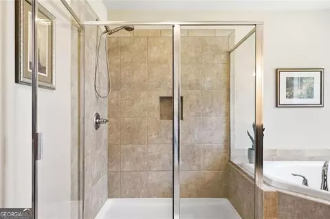Bath - 246 Eagle Rock Dr, Acworth, GA 30101 photo 6 of 8
