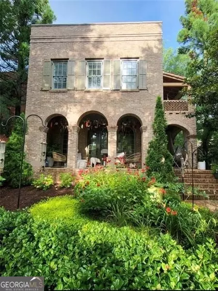 6845 Center Grove St, Cumming, GA 30040