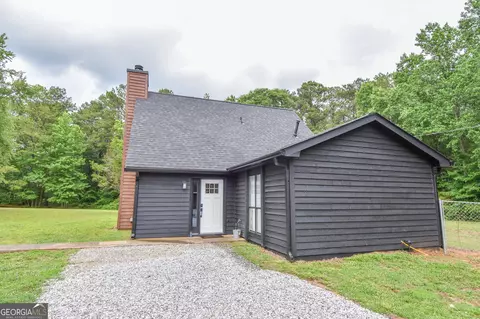 Exterior - 2075 Highway 36 E, Milner, GA 30257 photo 7 of 14