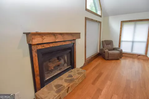Living - 2075 Highway 36 E, Milner, GA 30257 photo 4 of 5