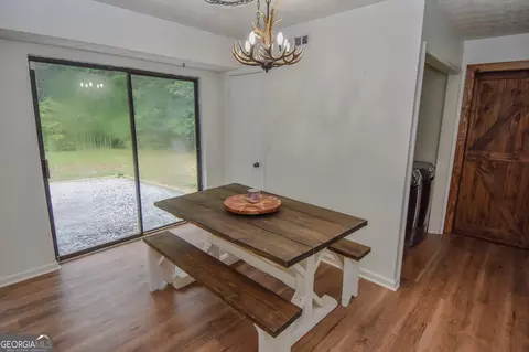 Dining - 2075 Highway 36 E, Milner, GA 30257 photo 3 of 4
