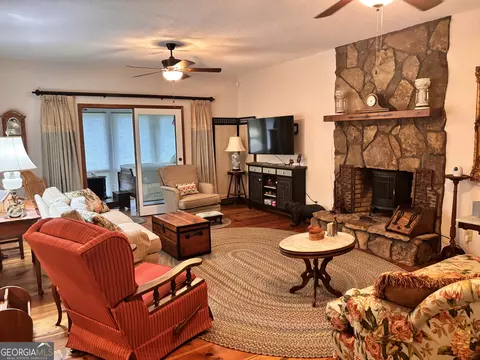 Living - 275 River Hill Rd, Cornelia, GA 30531 photo 4 of 5