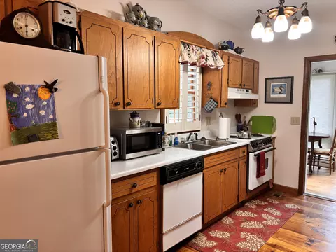 Kitchen - 275 River Hill Rd, Cornelia, GA 30531 photo 1 of 2