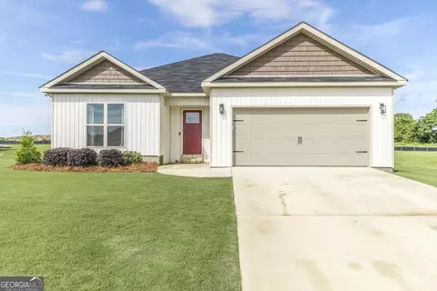 77 Cole Dr, Hawkinsville, GA 31036