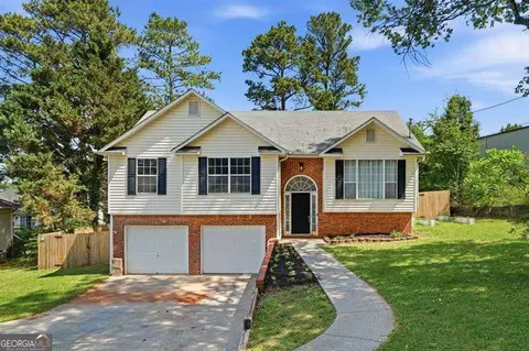 201 Hickory Ln, Cartersville, GA 30120