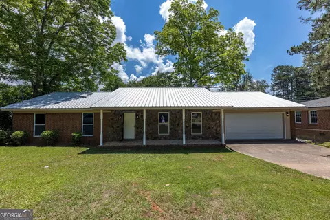 604 Pear St, West Point, GA 31833