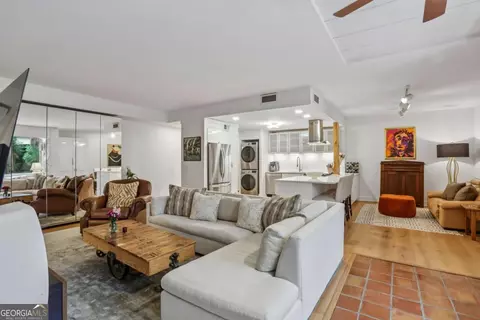 2632 Peachtree Rd NW #302B, Atlanta, GA 30305