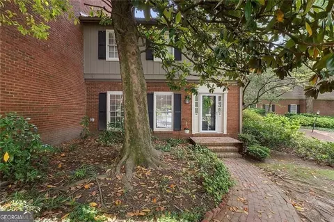 5201 Glenridge Dr, Sandy Springs, GA 30342