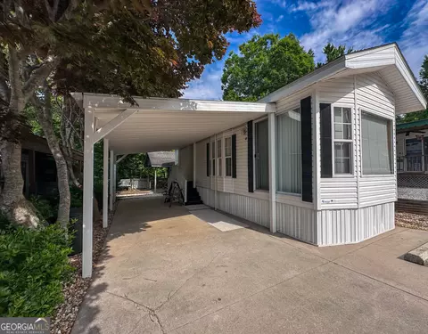 68 Nomad Trl, Cleveland, GA 30528