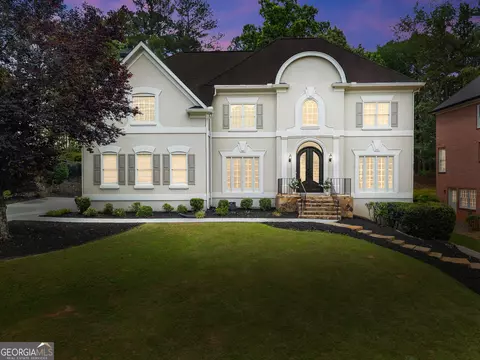 9345 Nesbit Lakes Dr, Alpharetta, GA 30022