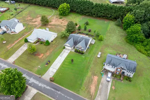 View/Area - 810 Brandon Dr, Winder, GA 30680 photo 5 of 6