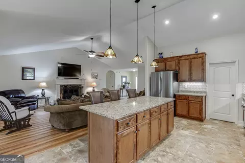 Kitchen - 810 Brandon Dr, Winder, GA 30680 photo 4 of 5
