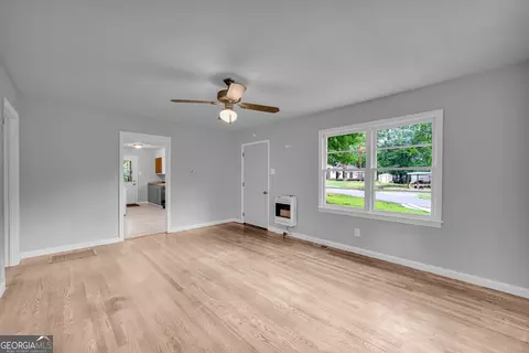 Living - 23 Irene St, Toccoa, GA 30577 photo 3 of 4