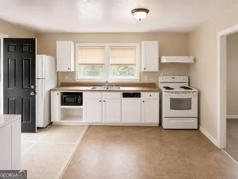 2173 Castlewood St, East Point, GA 30344
