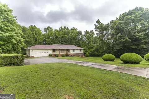 411 Hickory Ln, Griffin, GA 30223