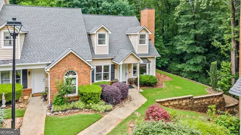 1022 Sasha Ln, Roswell, GA 30075