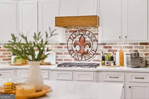 Kitchen - 236 Rivergate Dr, Suwanee, GA 30024 photo 2 of 8