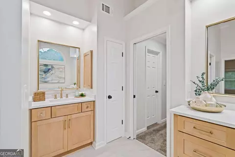 Bath - 236 Rivergate Dr, Suwanee, GA 30024 photo 6 of 11