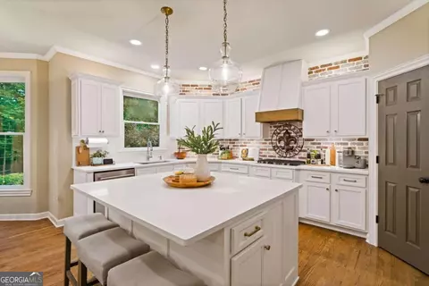 Kitchen - 236 Rivergate Dr, Suwanee, GA 30024 photo 6 of 8