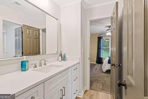 Bath - 236 Rivergate Dr, Suwanee, GA 30024 photo 9 of 11
