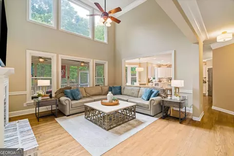 Living - 236 Rivergate Dr, Suwanee, GA 30024 photo 2 of 4