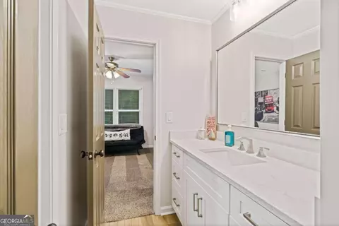 Bath - 236 Rivergate Dr, Suwanee, GA 30024 photo 10 of 11