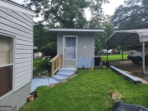 Exterior - 366 E Pine Lake Dr, West Point, GA 31833 photo 8 of 10