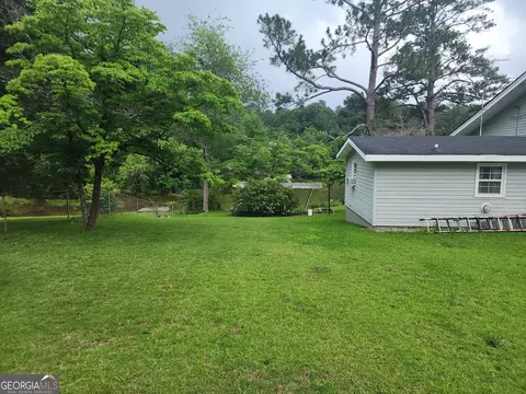 Exterior - 366 E Pine Lake Dr, West Point, GA 31833 photo 7 of 10