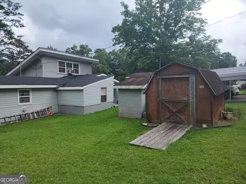 Exterior - 366 E Pine Lake Dr, West Point, GA 31833 photo 6 of 10