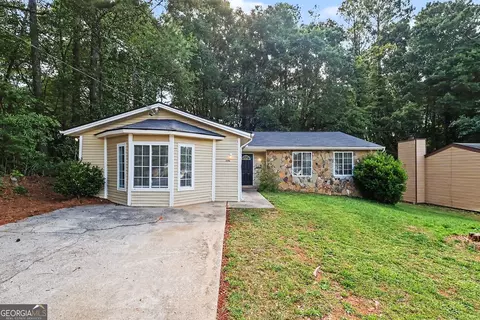 2196 Scarbrough Dr, Stone Mountain, GA 30088