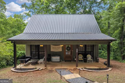 302 Gumlog Dr, Lavonia, GA 30553