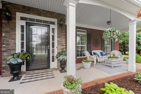 Exterior - 1233 White Columns Dr, Monroe, GA 30656 photo 2 of 8