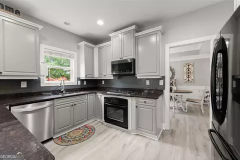 Kitchen - 1233 White Columns Dr, Monroe, GA 30656 photo 2 of 4