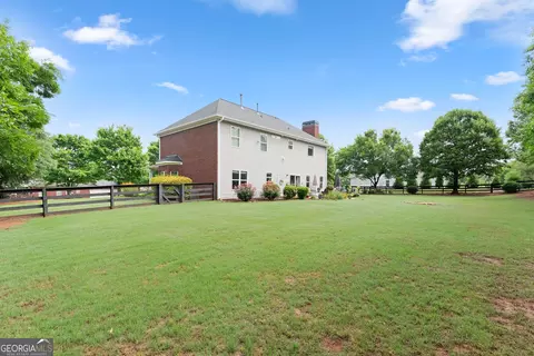Exterior - 1233 White Columns Dr, Monroe, GA 30656 photo 5 of 8
