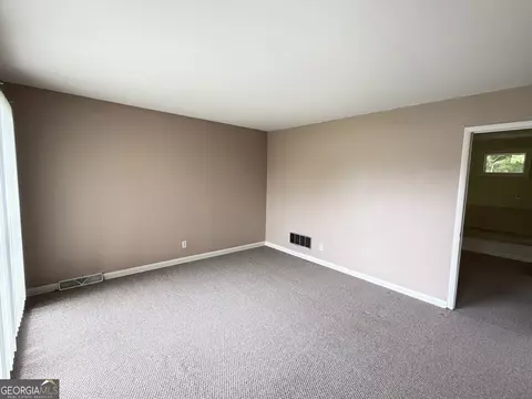 Living - 52 Lyons Dr NW, Rome, GA 30165 photo 5 of 5