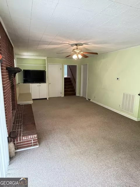 Living - 52 Lyons Dr NW, Rome, GA 30165 photo 1 of 5