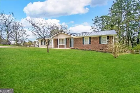 1661 N Highpoint Dr, Douglasville, GA 30134
