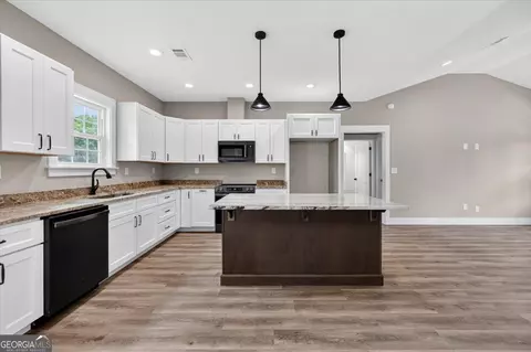 Kitchen - Undisclosed, Macon, GA 31216 photo 1 of 3