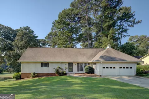 719 Clubhouse Dr, Conyers, GA 30094