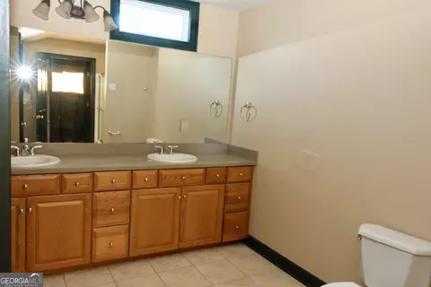 Bath - 1825 Groaning Rock Rd, Commerce, GA 30530 photo 6 of 6