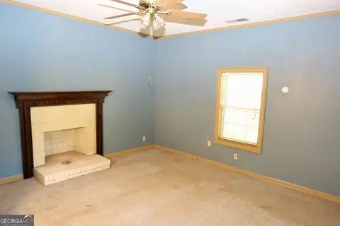 Living - 1825 Groaning Rock Rd, Commerce, GA 30530 photo 5 of 11