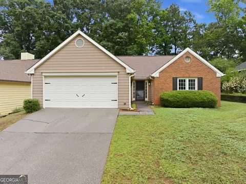 685 Hunters Creek Ln, Lawrenceville, GA 30043