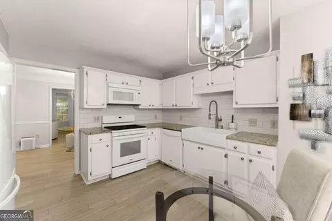 Kitchen - 3914 Meeting St, Duluth, GA 30096 photo 4 of 4
