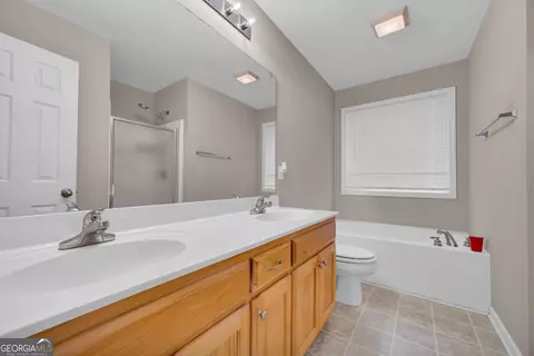 Bath - 26 Candlestick Dr, Hull, GA 30646 photo 2 of 5