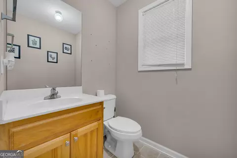 Bath - 26 Candlestick Dr, Hull, GA 30646 photo 1 of 5
