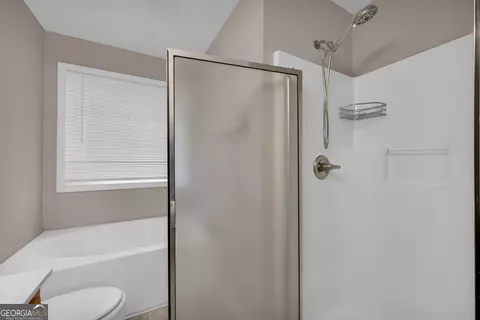 Bath - 26 Candlestick Dr, Hull, GA 30646 photo 3 of 5