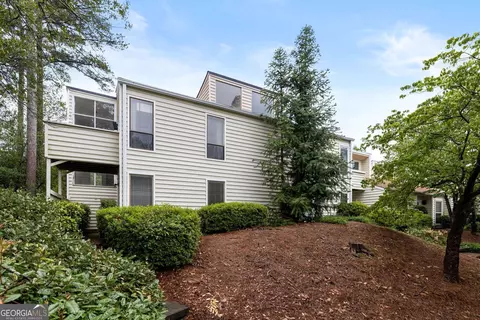 662 Serramonte Dr, Marietta, GA 30068