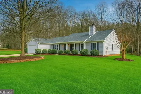 1374 Lance Cir, Winder, GA 30680